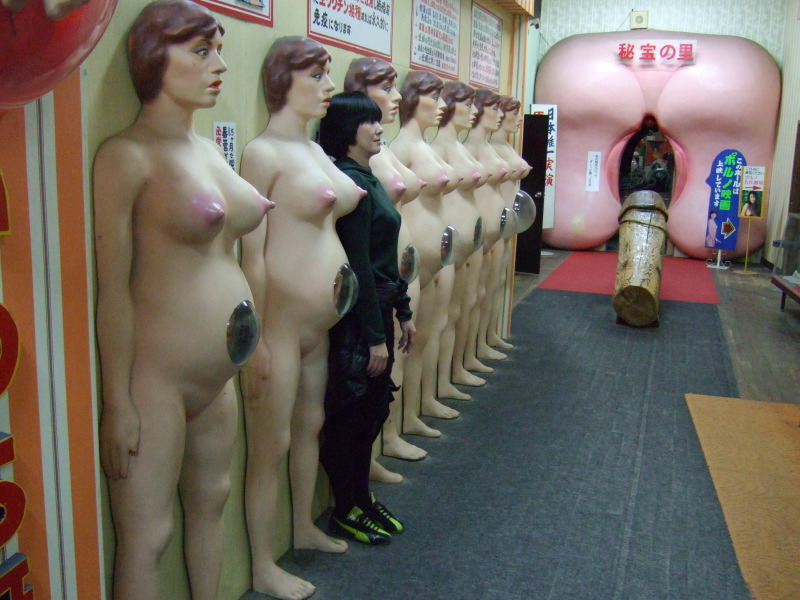 Illustration for article titled Japanese sex museums are where your sanity goes to die (NSFW)